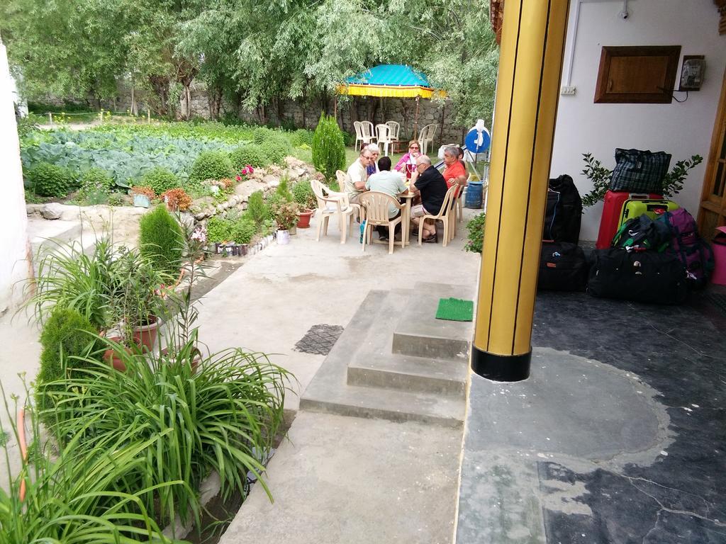 Galaxy Guest House Hundar Exterior foto